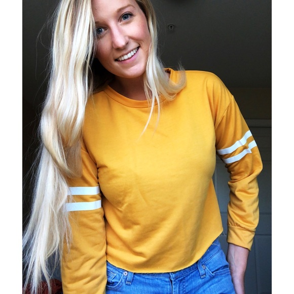 Tops - Large mustard cropped top NWOT